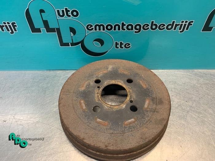 Tambour de frein arrière d'un Toyota Yaris Verso (Yaris Ver, -, 3 mois de garantie, Toyota, Utilisé