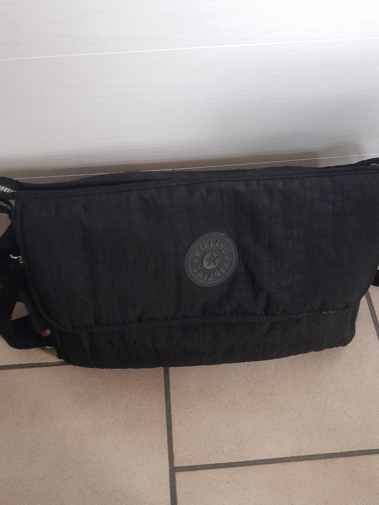Zwarte schooltas, Bijoux, Sacs & Beauté, Sacs | Cartables, Enlèvement, Comme neuf