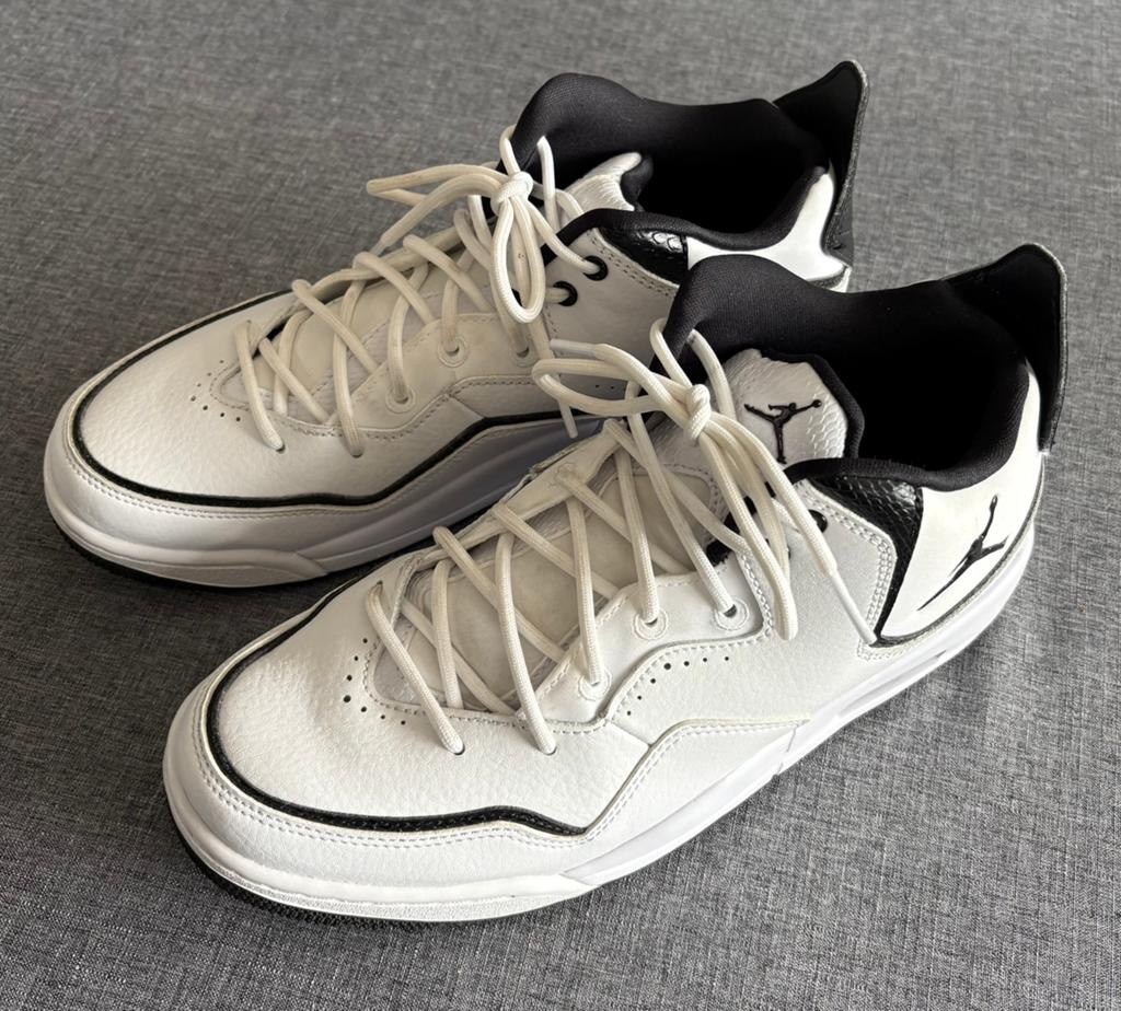 Witte Nike Jordan Courtiside 23 maat 40,5, Ophalen of Verzenden, Zo goed als nieuw