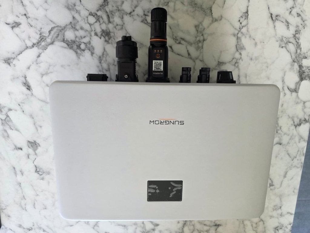 Sungrow SG4.0RS-11 Solar Inverter – Excellent Condition, Computers en Software, Accu's en Batterijen, Ophalen