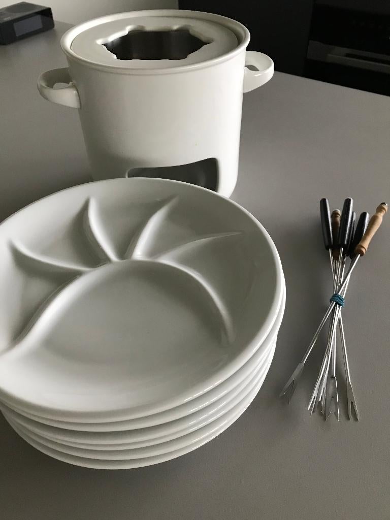 Fondue set pot + 6 borden + gratis vorken en toebehoren, Huis en Inrichting, Ophalen, Zo goed als nieuw, Gietijzer, Overige typen