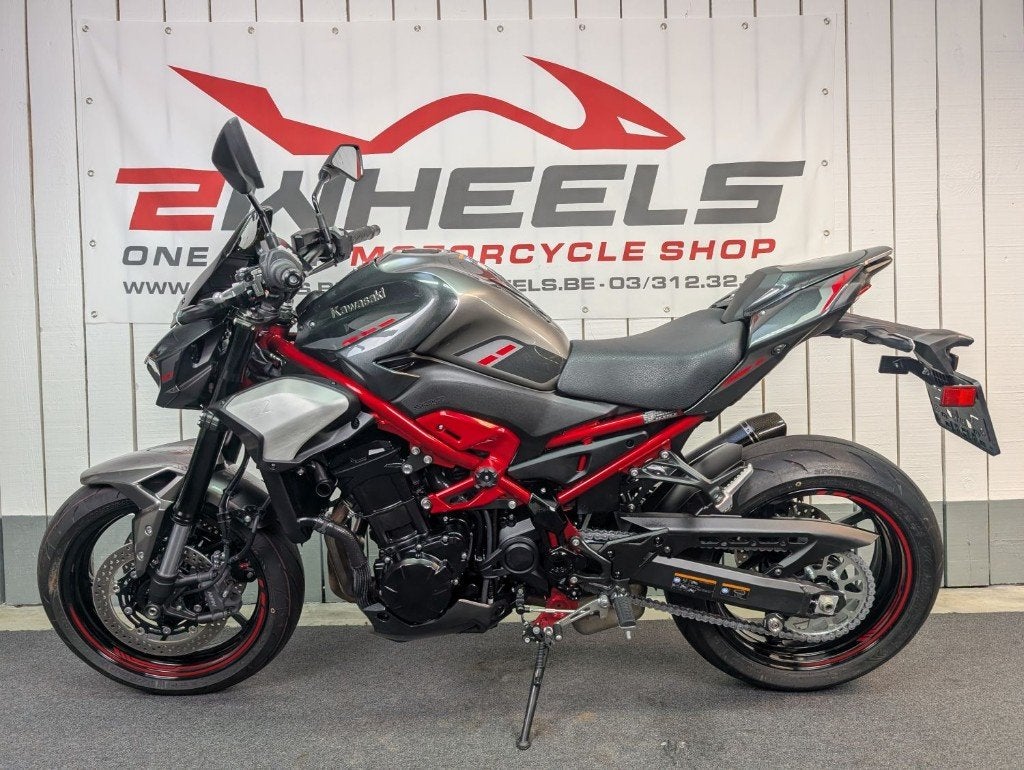 KAWASAKI Z900 PERFORMANCE (70/35kW), Motoren, 4 cilinders, 900 cc, Traction Control, Minimaal motorrijbewijs A2