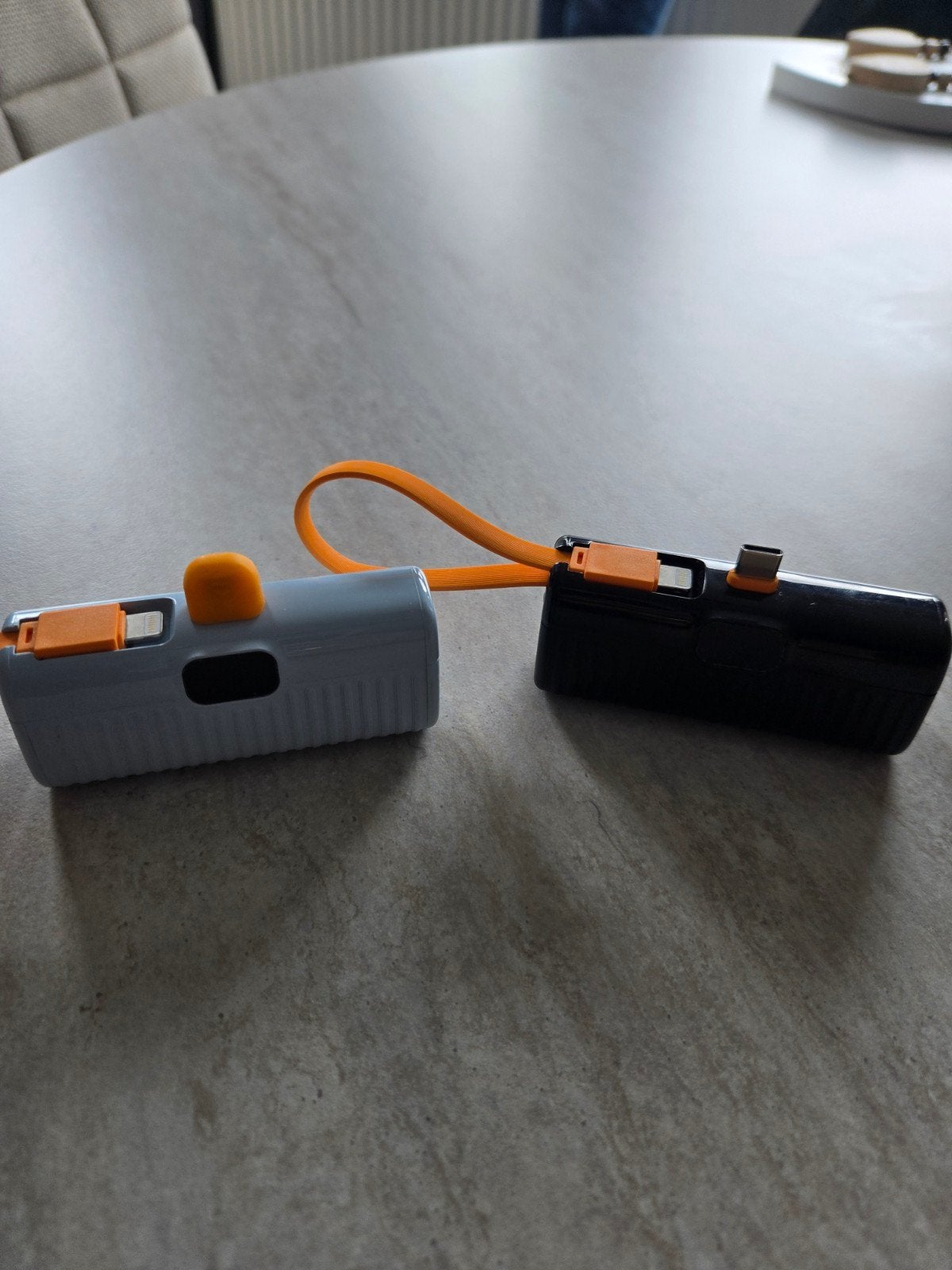 2 pauwer benks, Télécoms, Téléphonie mobile | Batteries, Enlèvement