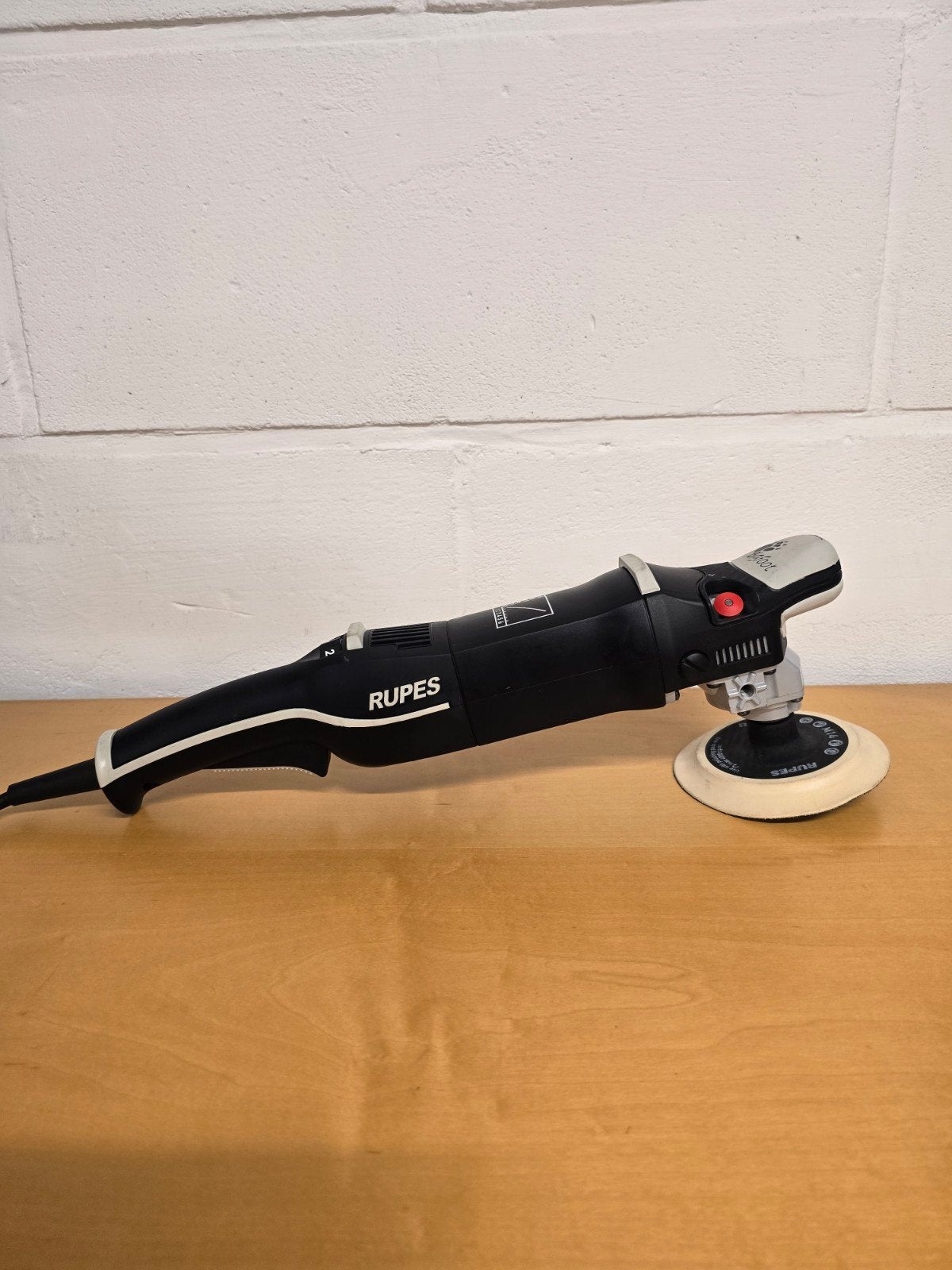 Rupes LH19E roterende polijstmachine - Nieuwstaat, Ophalen, Zo goed als nieuw, 1000 watt of meer