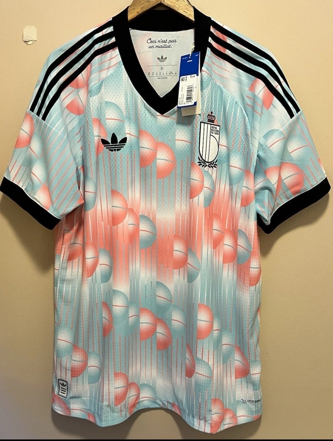 België Voetbal Uitshirt Origineel WorldCup Nieuw 2026, Sports & Fitness, Football, Envoi
