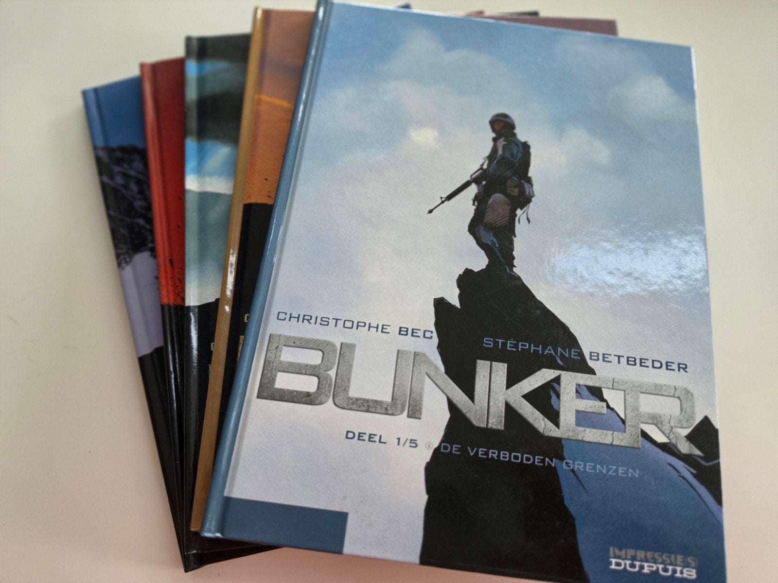 Bunker deel 1 t/m 5 – complete reeks – hardcovers – perfecte, Ophalen