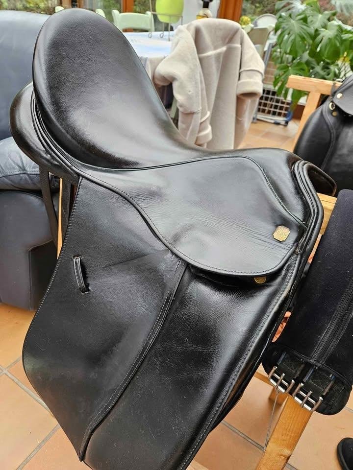 selle de dressage, Dieren en Toebehoren, Ophalen, L (17.5 inch), Gebruikt, Dressuur