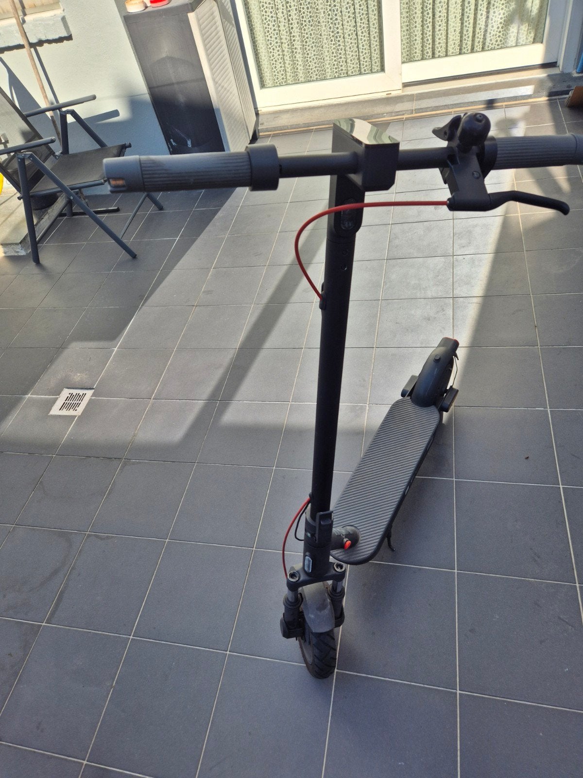 xiaomi scooter 5

Er is aantal kleine krasjes en kleine breu, Ophalen