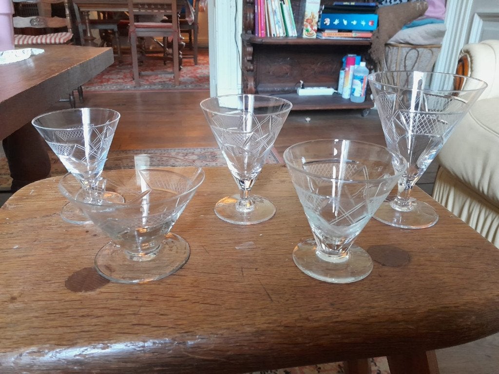 Verres en cristal taillés main, Antiquités & Art, Antiquités | Verre & Cristal, Enlèvement