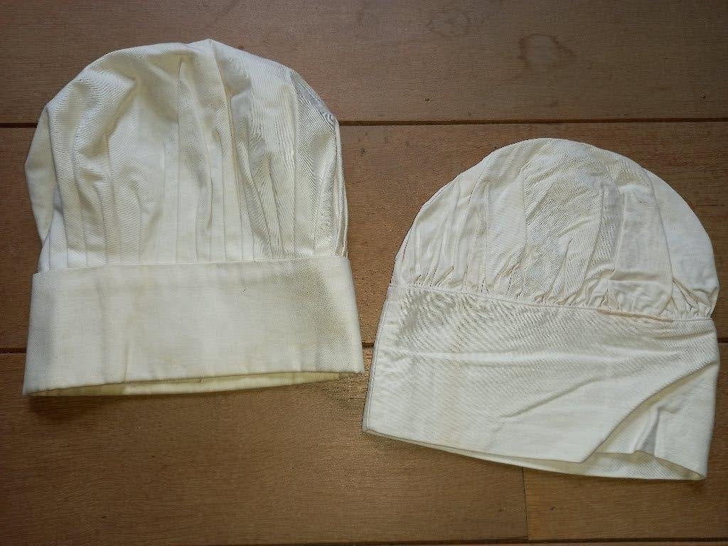 2x Engelse koksmuts RAF naoorlogs, Ophalen of Verzenden