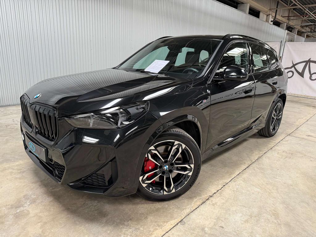 BMW X1 X1 1.5iA sDrive18 M-Sport Pro Pano Camera 19" LED, Auto's, Gebruikt, Alcantara, Zwart, Bedrijf