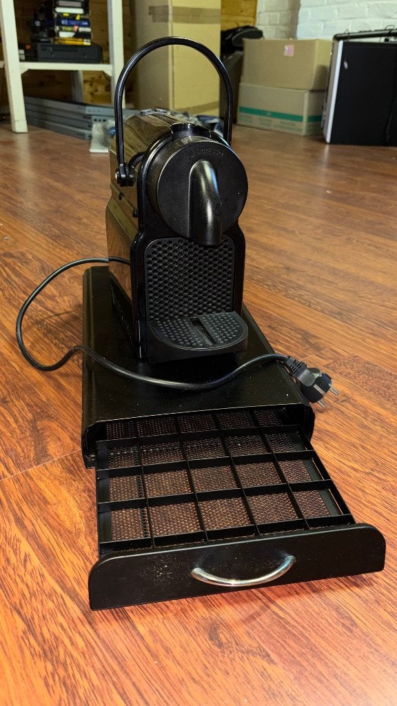 Nespresso koffiemachine met lade voor cups, Elektronische apparatuur, Ophalen, Gebruikt, Koffiemachine, 4 tot 10 kopjes