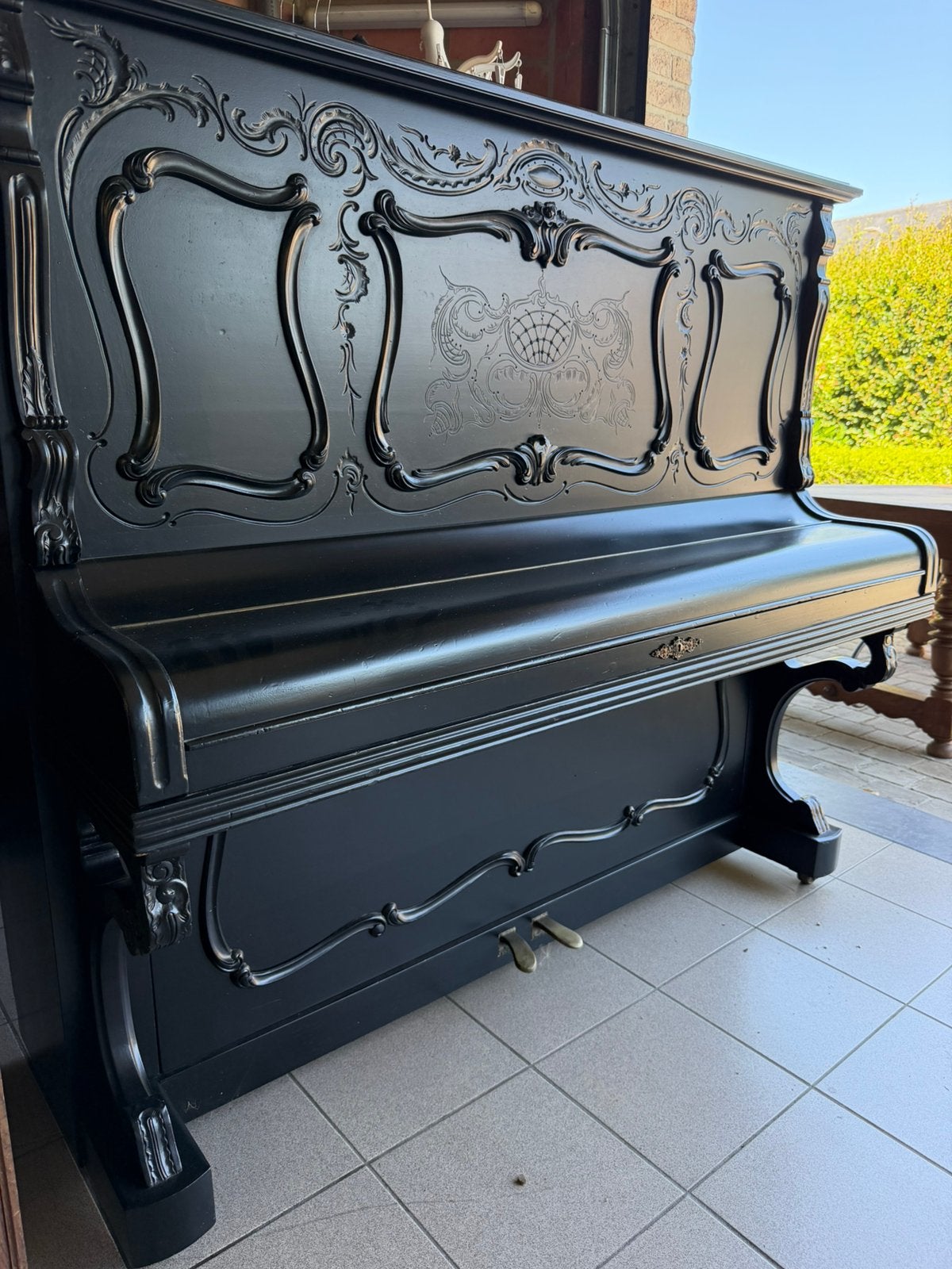 Antieke buffetpiano – Bay Vezzani & Co – Zwart, Ophalen, Zo goed als nieuw, Zwart, Piano