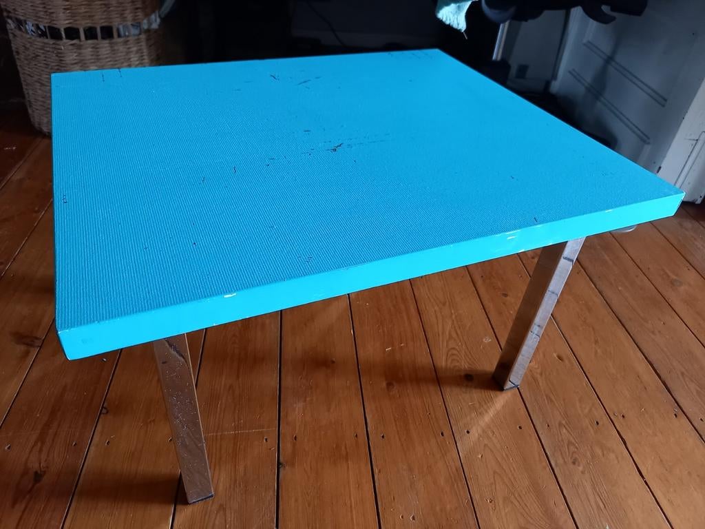 Table robuste, 55 à 75 cm, Enlèvement, Utilisé, Moins de 45 cm