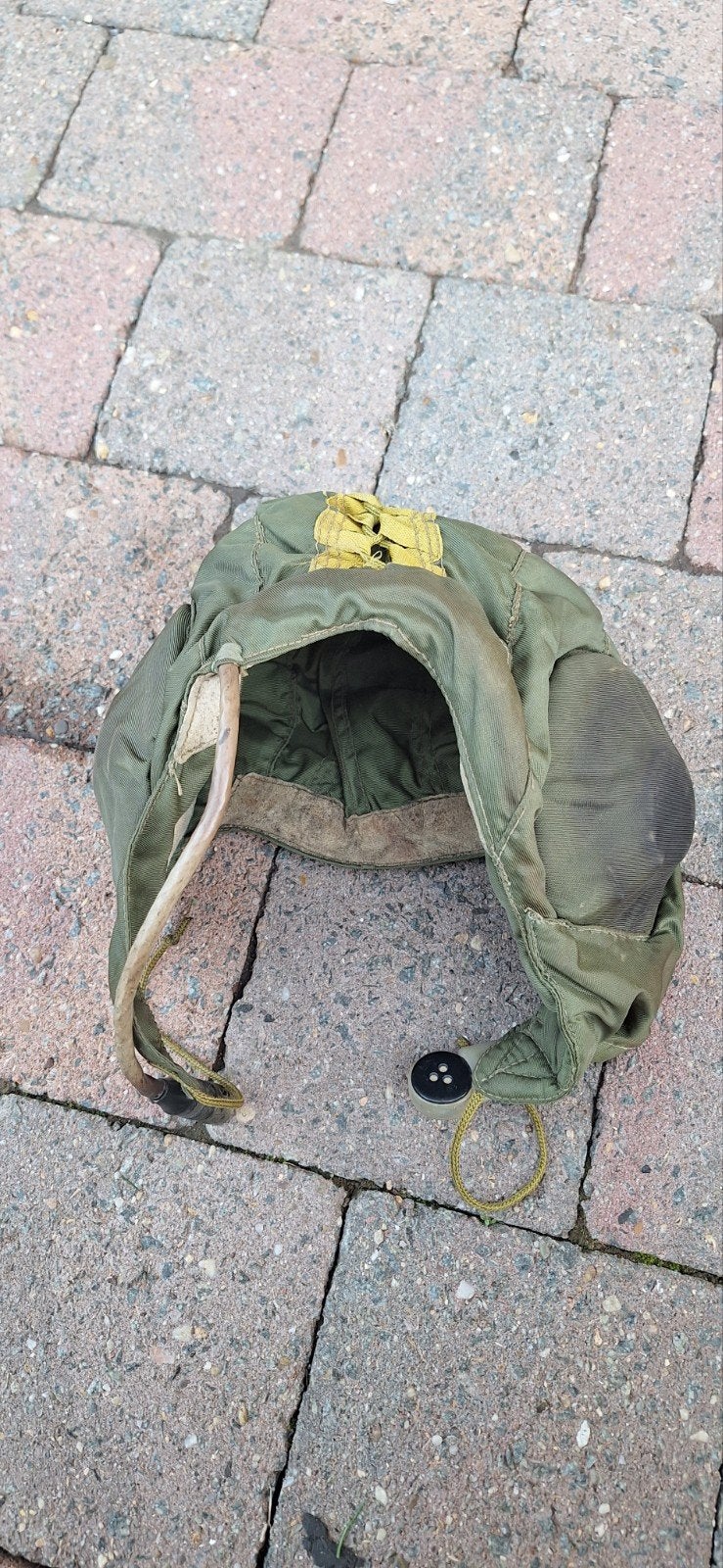 Bonnet de tankiste, Collections, Enlèvement