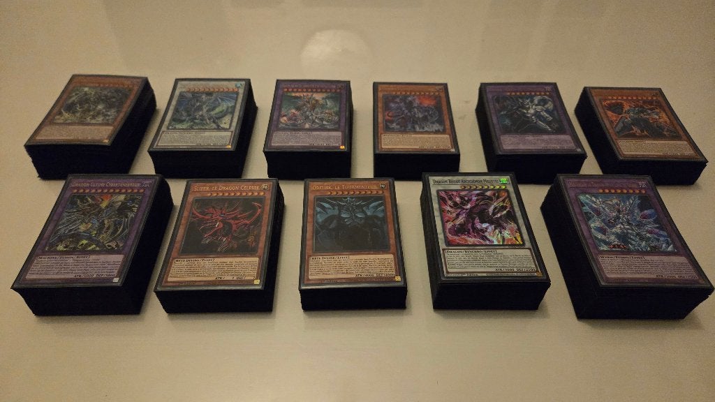 Lot de 11 Decks de Structure Yu-Gi-Oh! complets, Hobby en Vrije tijd, Ophalen, Zo goed als nieuw, Meerdere kaarten