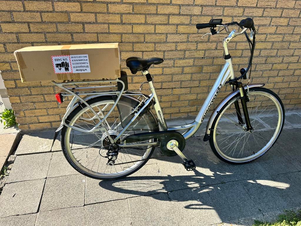 Elektrische fiets EUROCYCLES, Fietsen en Brommers, Elektrische fietsen, Zo goed als nieuw, Ophalen