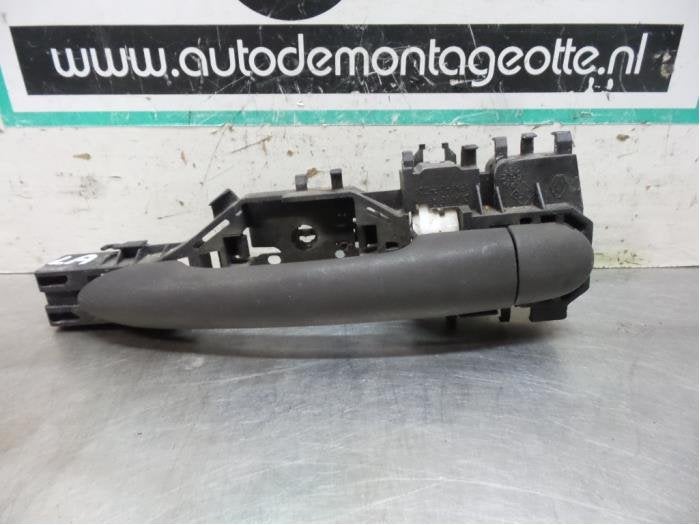 Poignée portière 4portes arrière gauche d'un Renault Mega, Renault, -, Utilisé, -
