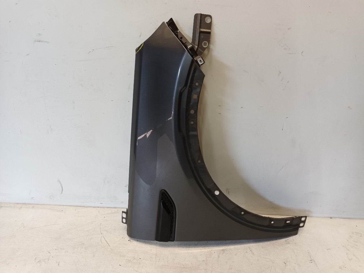 Spatbord rechts voor Land Rover Discovery, Auto-onderdelen, Onderdelen@venauto.nl, Van der Ven Autorecycling B.V., Ettenseweg 76, 4706 PB Roosendaal, The Netherlands