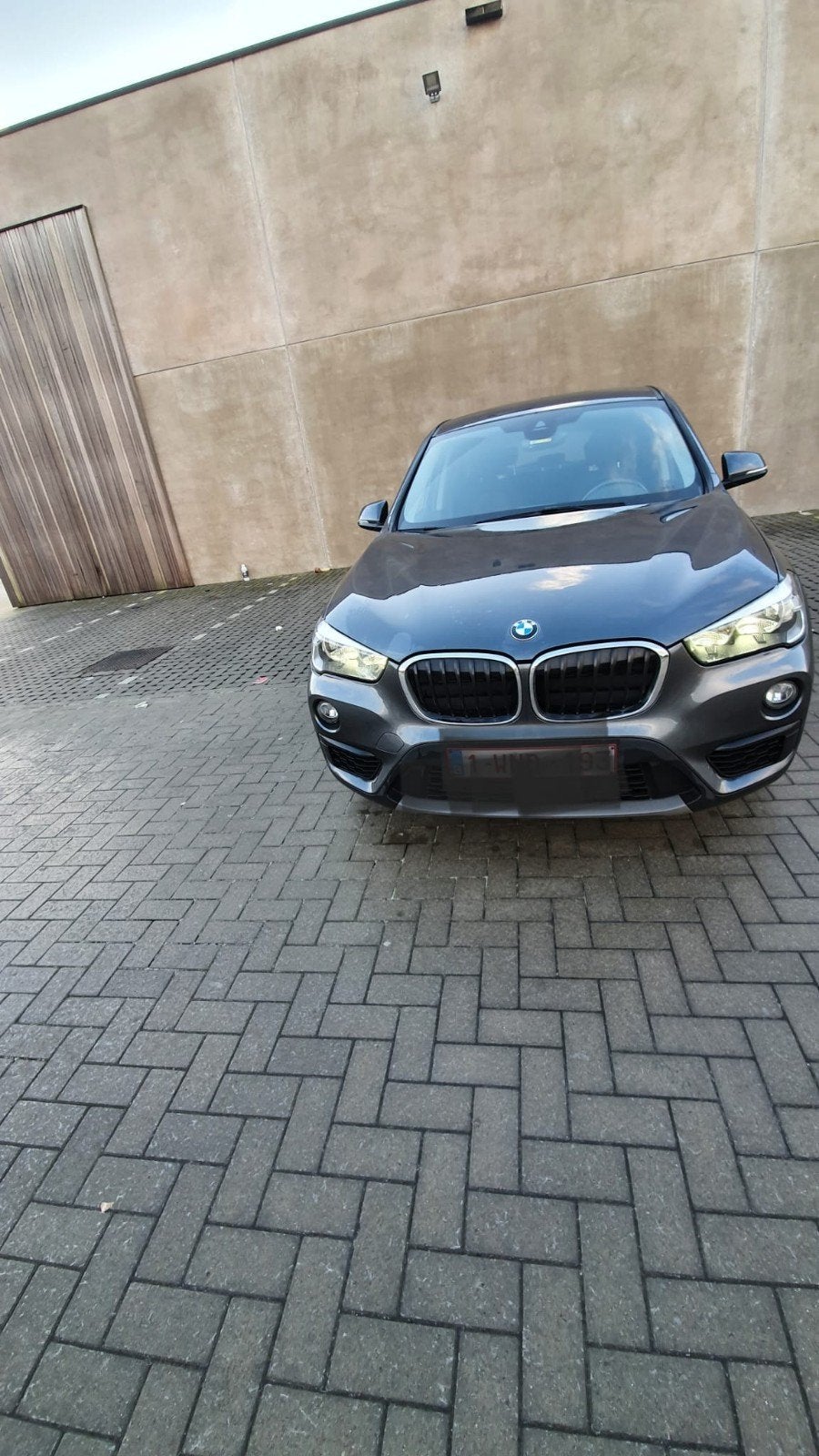 BMW X1 2016  1,5 BENZINE 248000 KM, Auto's, BMW, Stof, Overige kleuren, Handgeschakeld, Particulier