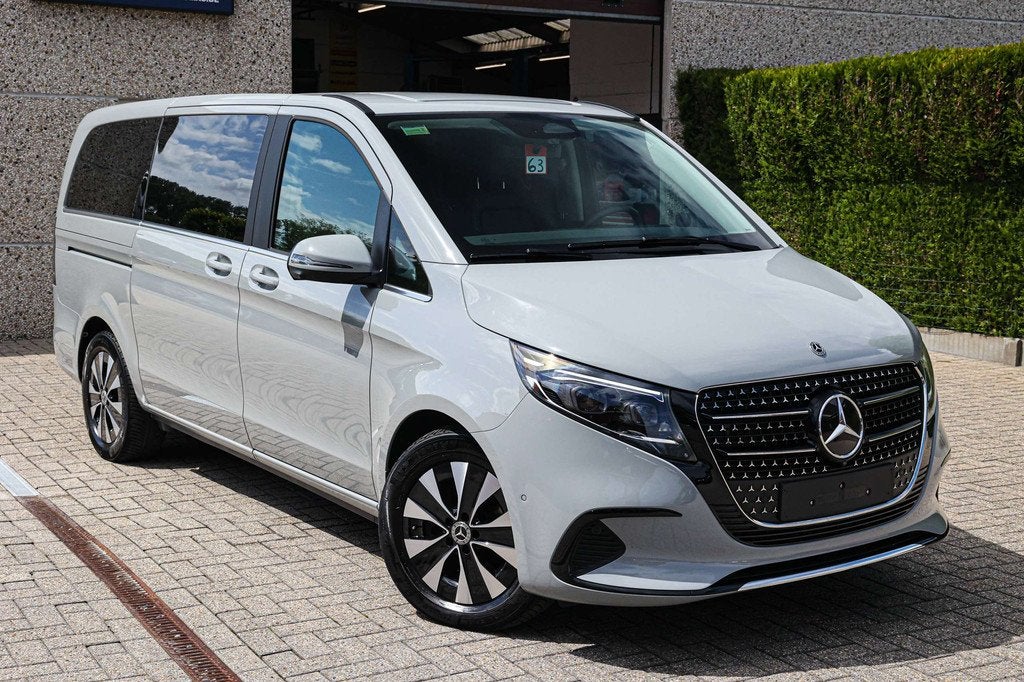 Mercedes-Benz V-Klasse 250 NIEUW-MODEL*AVANTGARDE*7-ZITPLAAT, Achterwielaandrijving, Gebruikt, Zwart, 4 cilinders