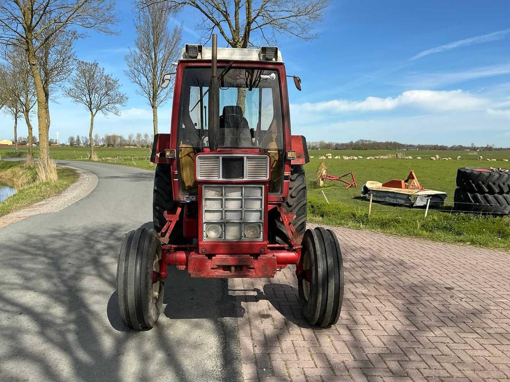 Tracteur agricole International 845XL à deux roues motrices, Utilisé, Autres marques