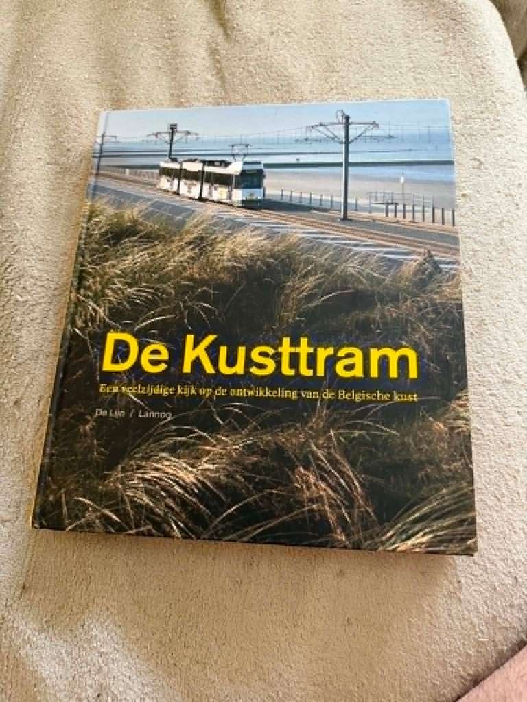 Boek  :  De Kusttram  -  Nieuw., Boeken, Vervoer en Transport, Ophalen, Nieuw, Tram