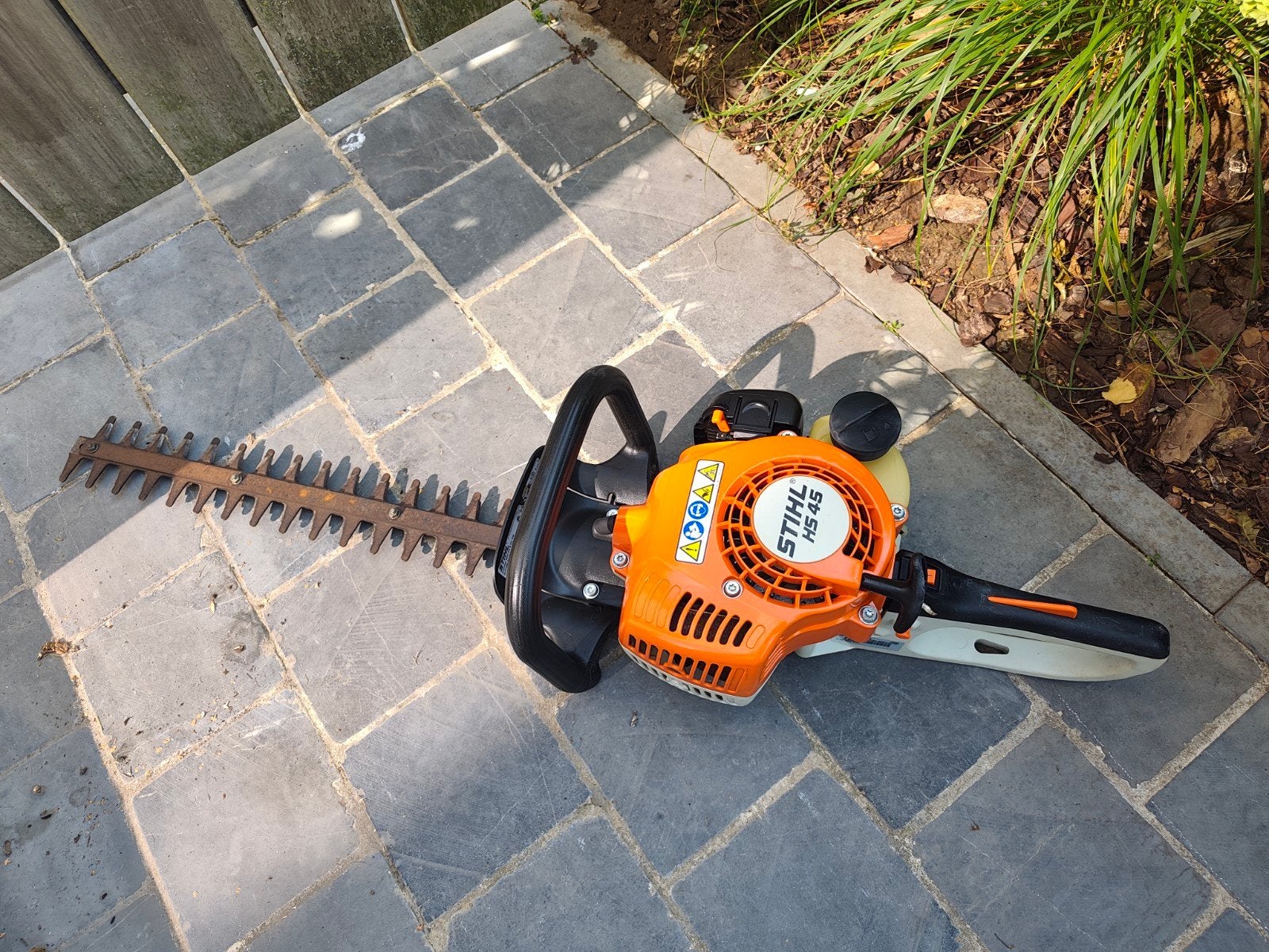 Stihl HS 45, Enlèvement