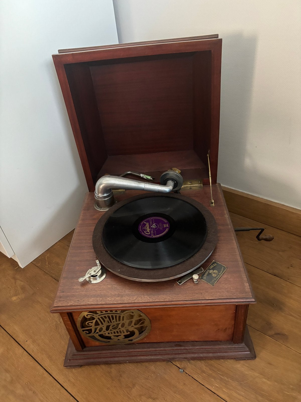 Antieke platenspeler, Ophalen, Platenspeler