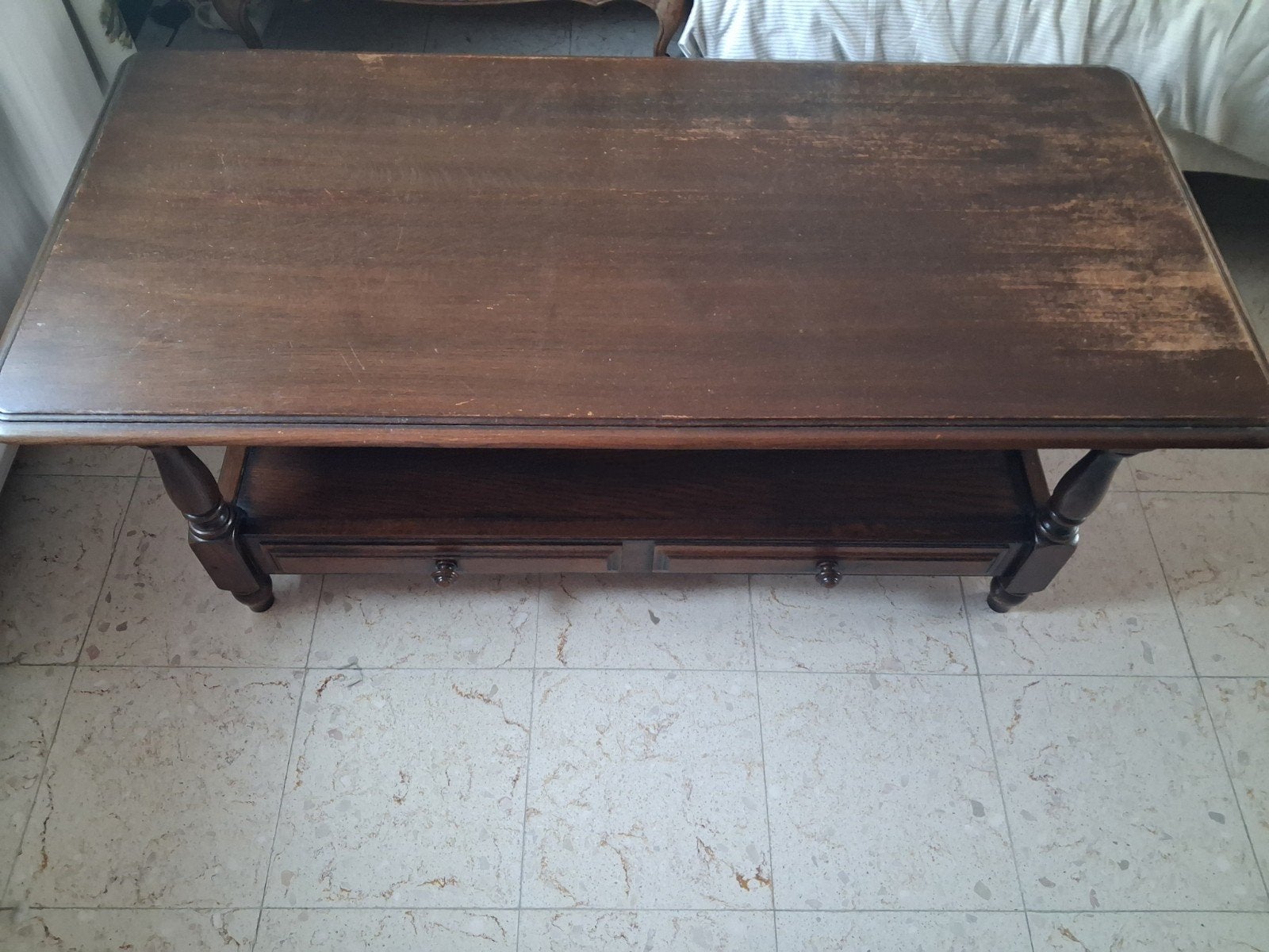 Table basse en chêne, Enlèvement