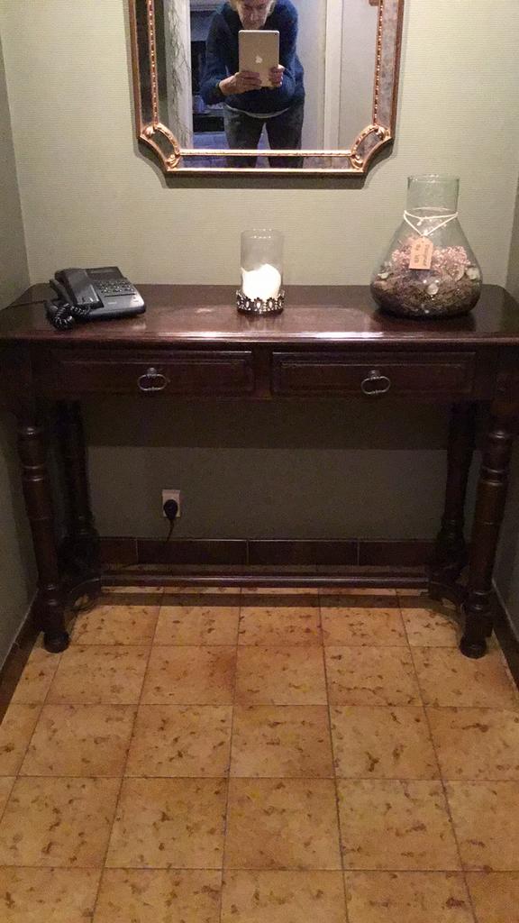 Bijzettafel/sidetable eik, Huis en Inrichting, Tafels | Sidetables, Ophalen, Zo goed als nieuw