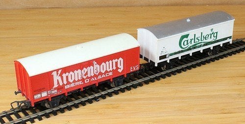LOT 2x WAGONS KRONENBOURG  + CARLSBERG 1/87 HO JOUEF France, Enlèvement, Comme neuf, Wagon, Jouef