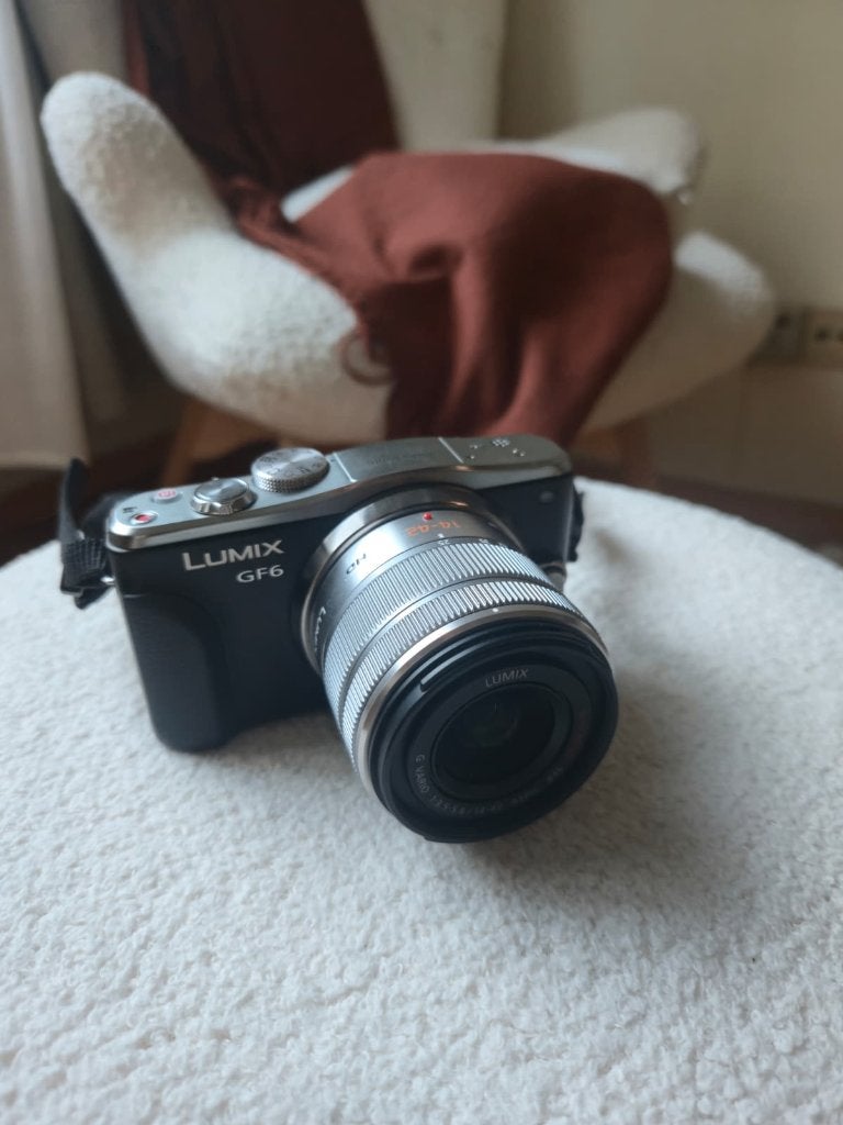 Panasonic Lumix GF6 + objectif Lumix 14-42 mm, TV, Hi-fi & Vidéo, Moins de 4 fois, Compact, Comme neuf, Enlèvement