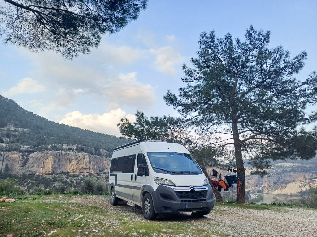 CAMPERVAN PÖSSL SUMMIT 600+  (79.000 km), Caravans en Kamperen, Buscamper of Camperbus, Raamblindering, Pössl, Tot en met 3