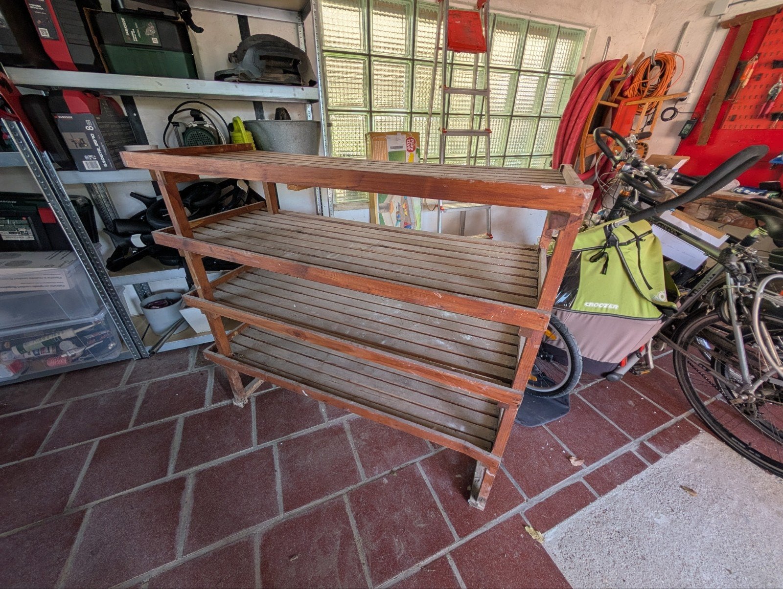 Houten rek, Ophalen