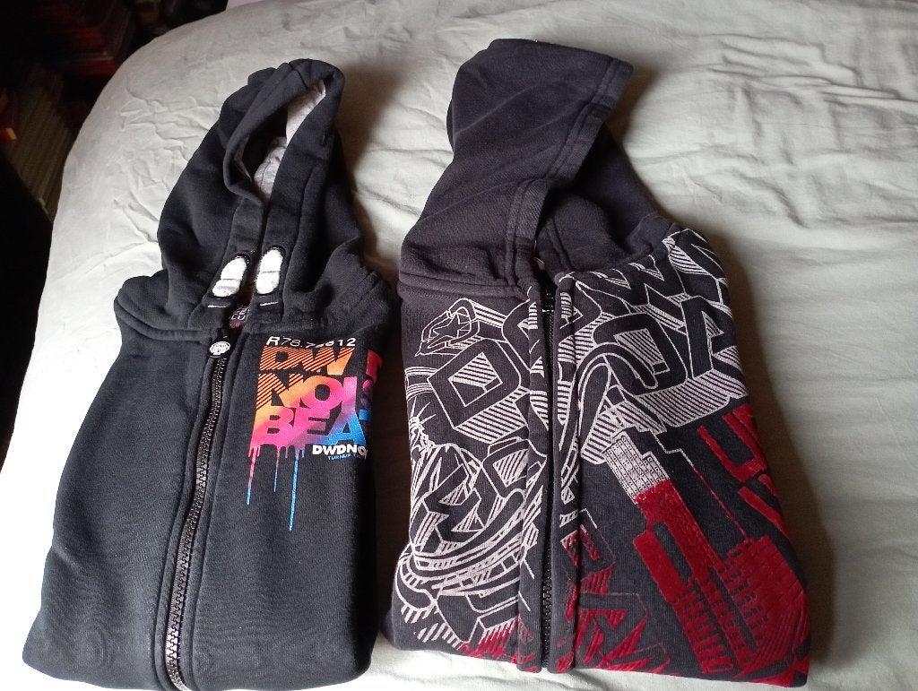 2 truien C&A mt 134, Garçon, C&A, Enlèvement ou Envoi, Pull ou Veste