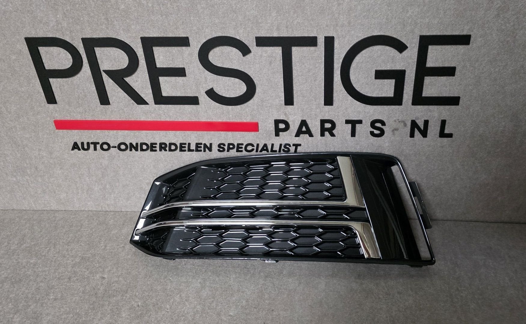 Voorbumper Rooster Audi A4 B9 8W 8W0 S-Line 8W0807681F Links, -, Nieuw, Ophalen of Verzenden, -