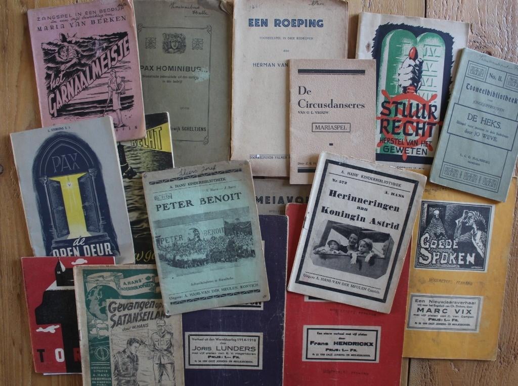 19 oude boekjes - prijs voor alles, Antiek en Kunst, Ophalen of Verzenden, Diverse auteurs