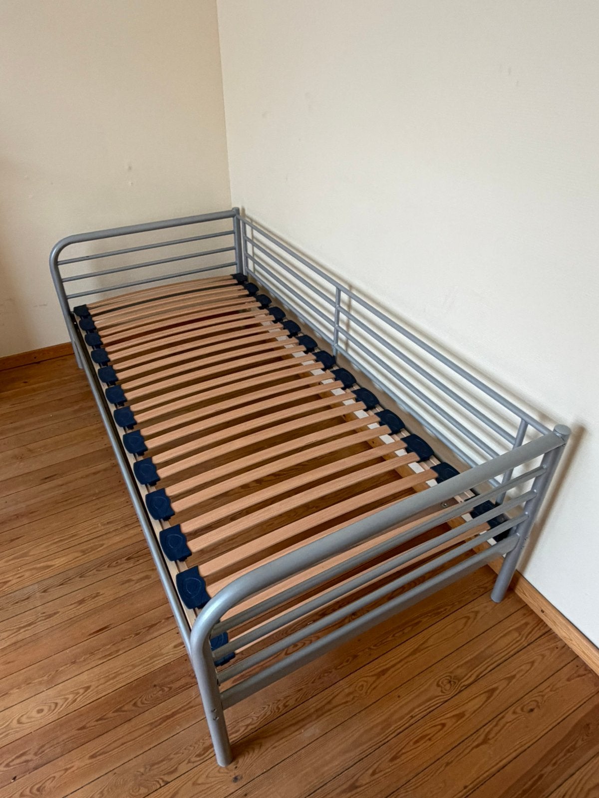 Eenpersoonsbed met lattenbodem, 90 cm, Gris, Une personne, Enlèvement
