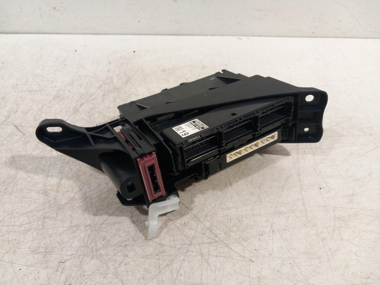 Computer body control Suzuki Swace, Onderdelen@venauto.nl, Van der Ven Autorecycling B.V., Gebruikt, Ettenseweg 76, 4706 PB Roosendaal, The Netherlands
