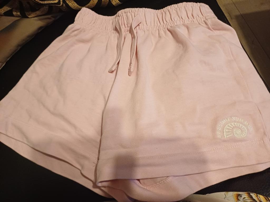 Zara roze short Mt 140=10j, Kinderen en Baby's, Kinderkleding | Maat 140, Broek, Meisje, Ophalen of Verzenden, Zo goed als nieuw