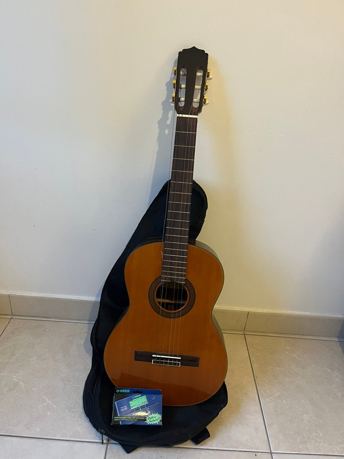 Magnifique guitare Aria - A15, Enlèvement, Comme neuf