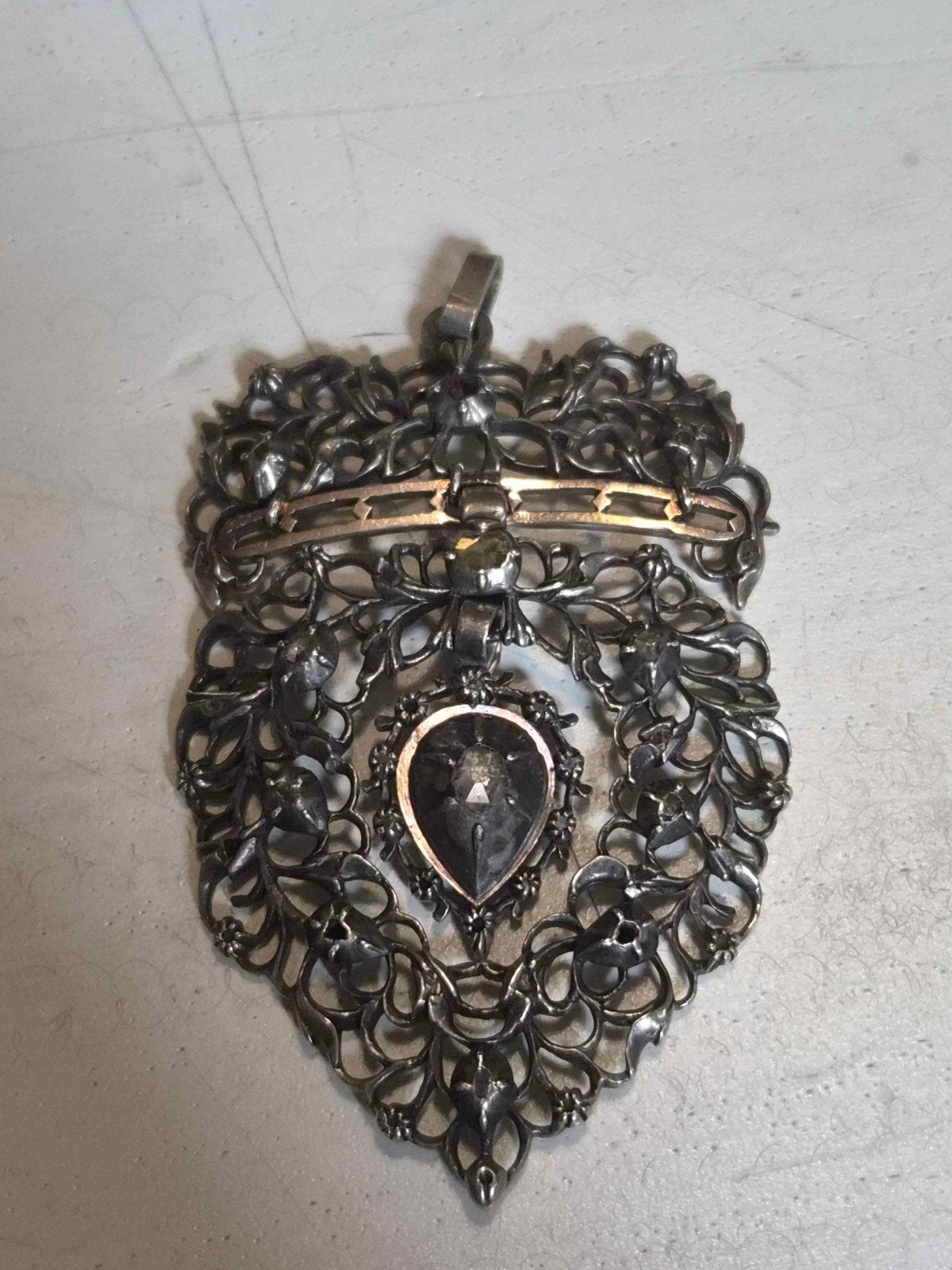 superbe cœur flamand argent or et diamants, Enlèvement ou Envoi, Or, Or, Cœur
