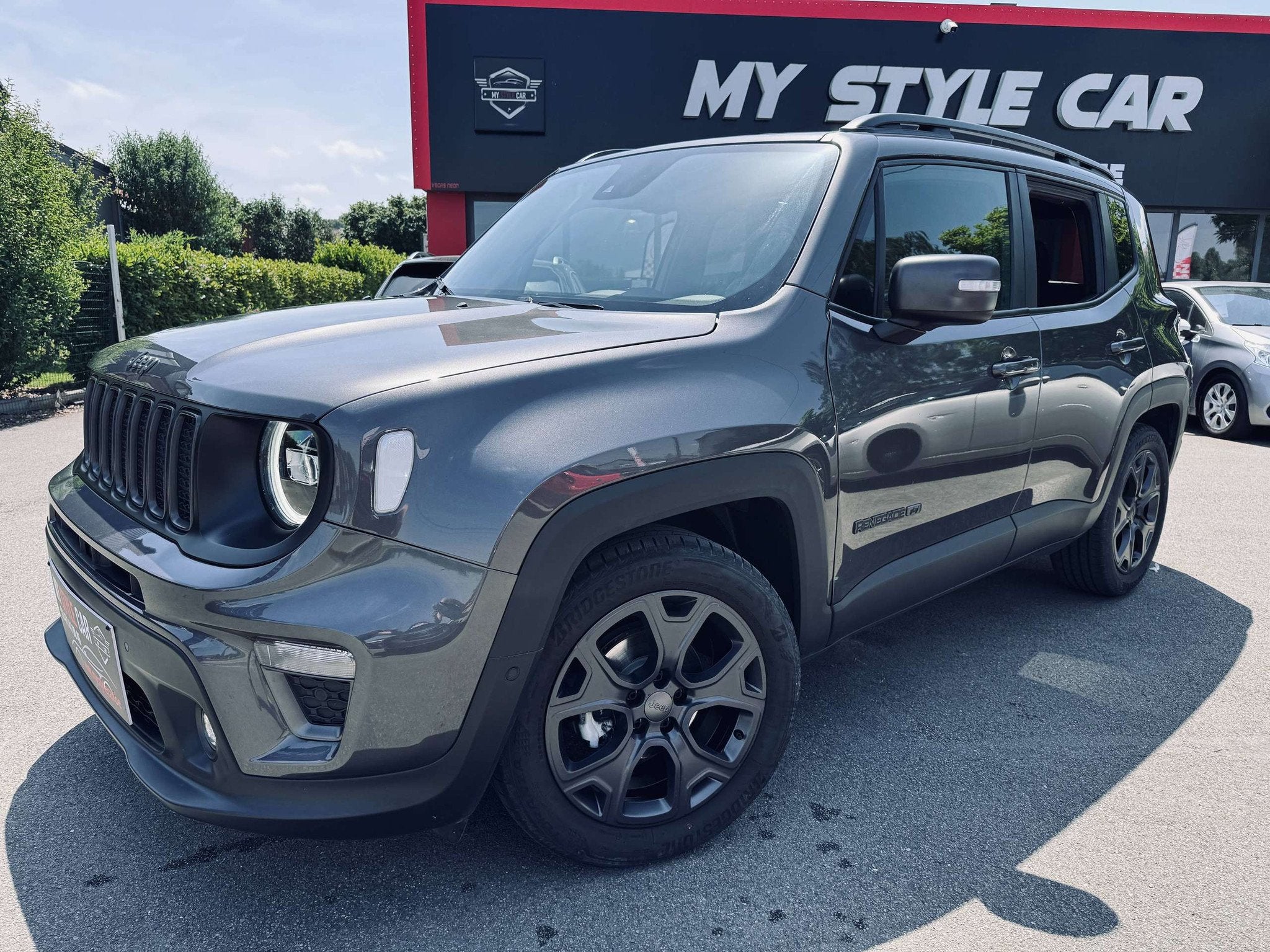 Jeep Renegade Renegade essence, état neuf, Garantie 1 an, Autos, Jeep, Argent ou Gris, Achat, Entreprise, Boîte manuelle
