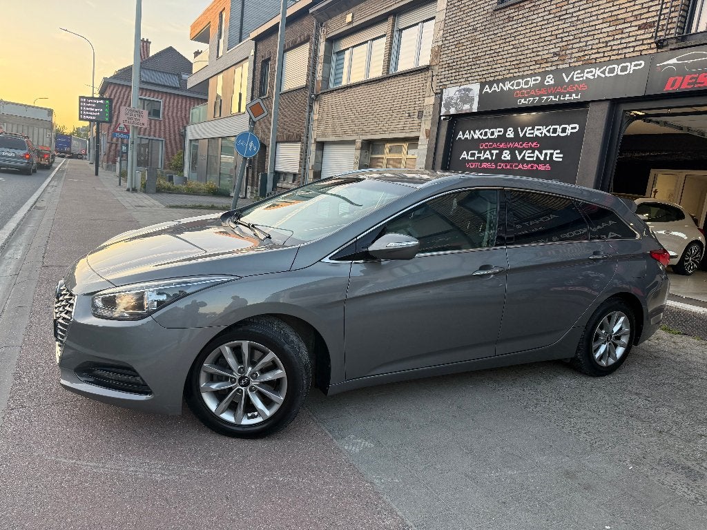 Hyundai i40 1600cc benzine Carnet van de 1e eigenaar, Auto's, Hyundai, Bedrijf, Te koop, i40, ABS, Achteruitrijcamera, Airbags