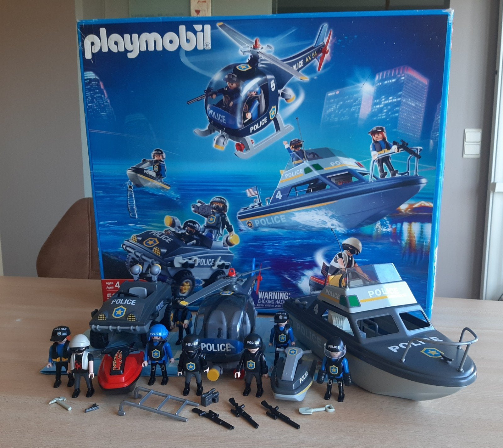 Playmobil- 5844 Mega Police Set

Avec boîte d'origine
En jeu, Envoi
