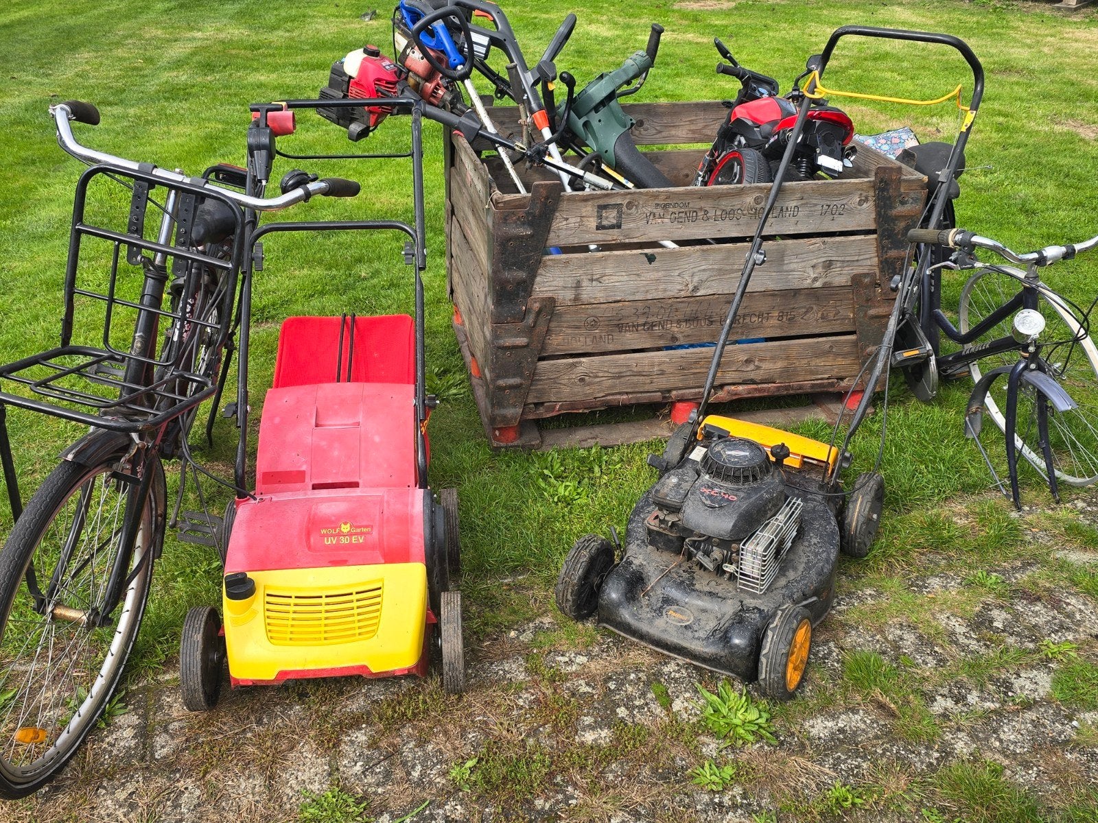 Tuingereedschap en meer, Ophalen