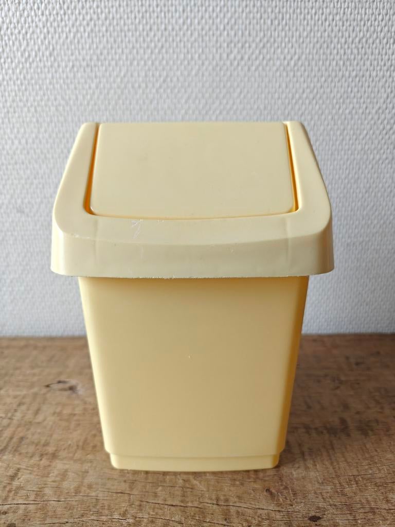 Poubelle de table, Enlèvement