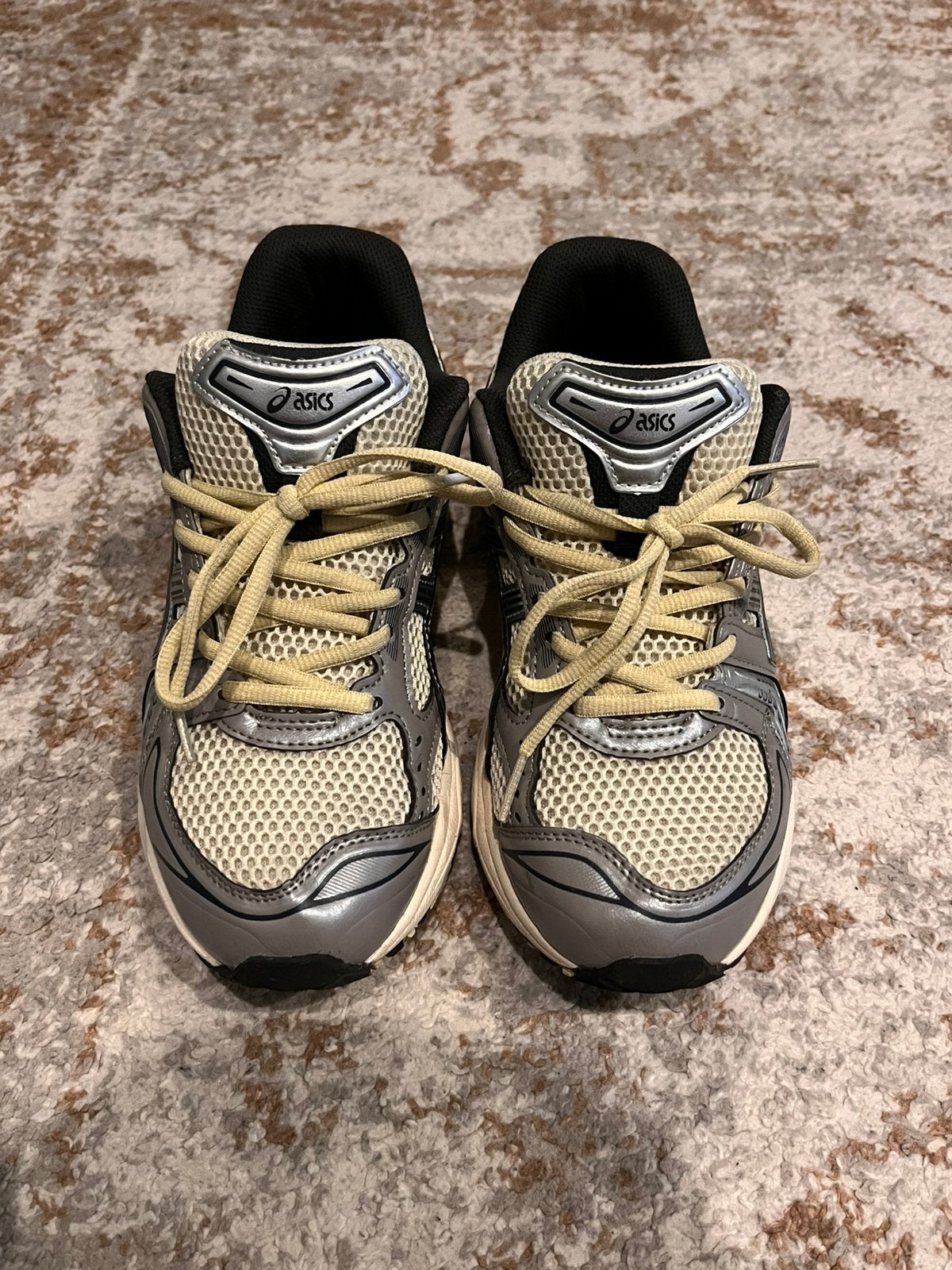 Asics kayano 14, Sport en Fitness, Verzenden, Zo goed als nieuw, Schoenen