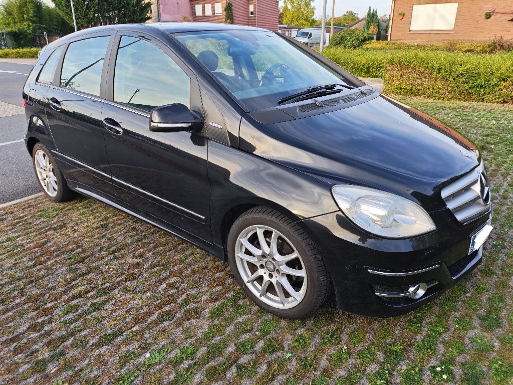 Mercedes Benz B180, Autos, Euro 5, Boîte manuelle, Noir, 5 places